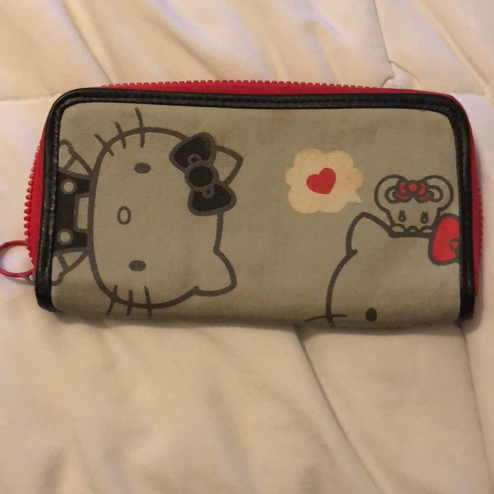 🚨BOGO SALE🚨Hello Kitty Wallet